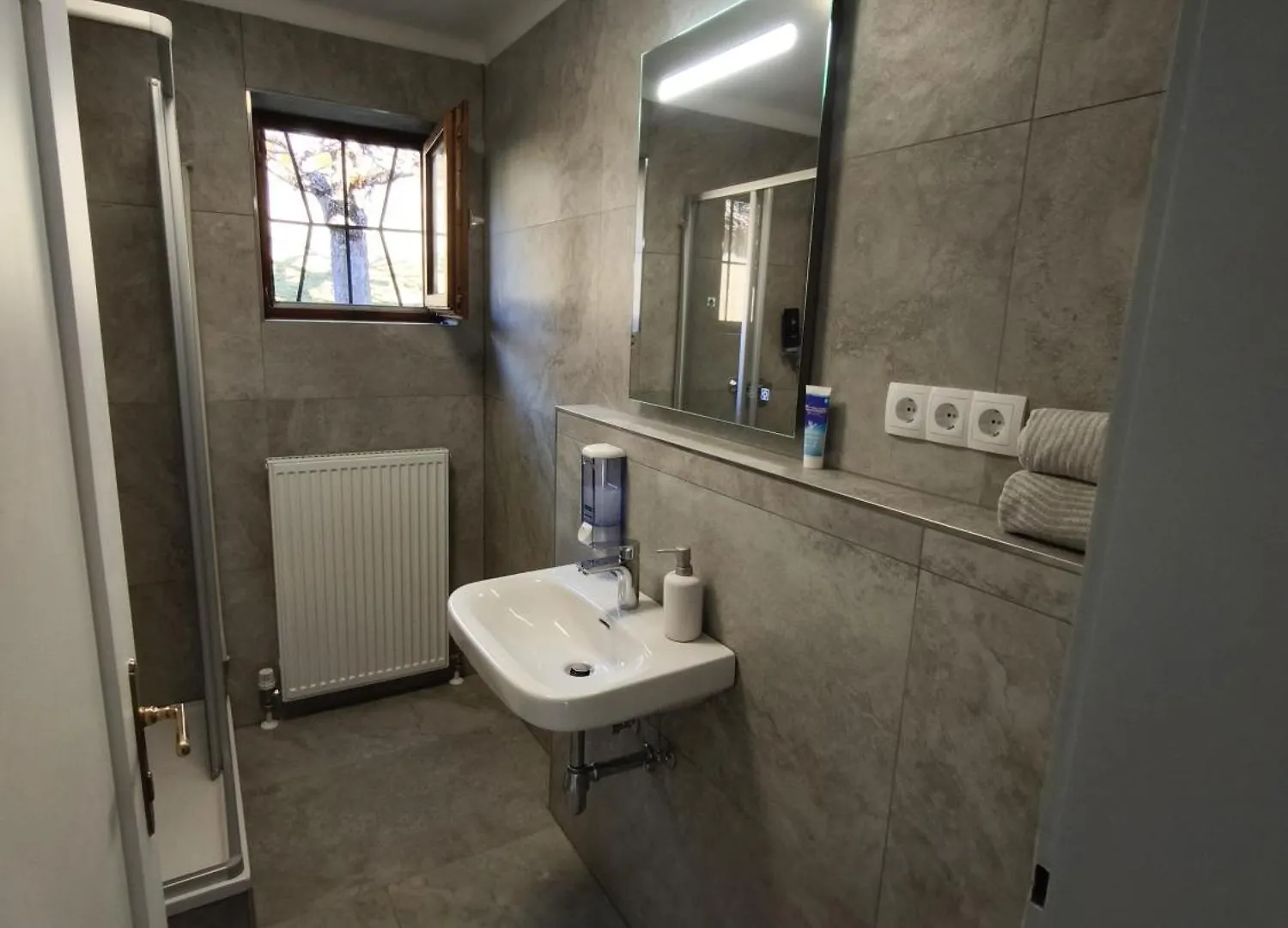Quaint Room In Modern Flat Innsbruck