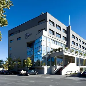 4* Hotell Penz West